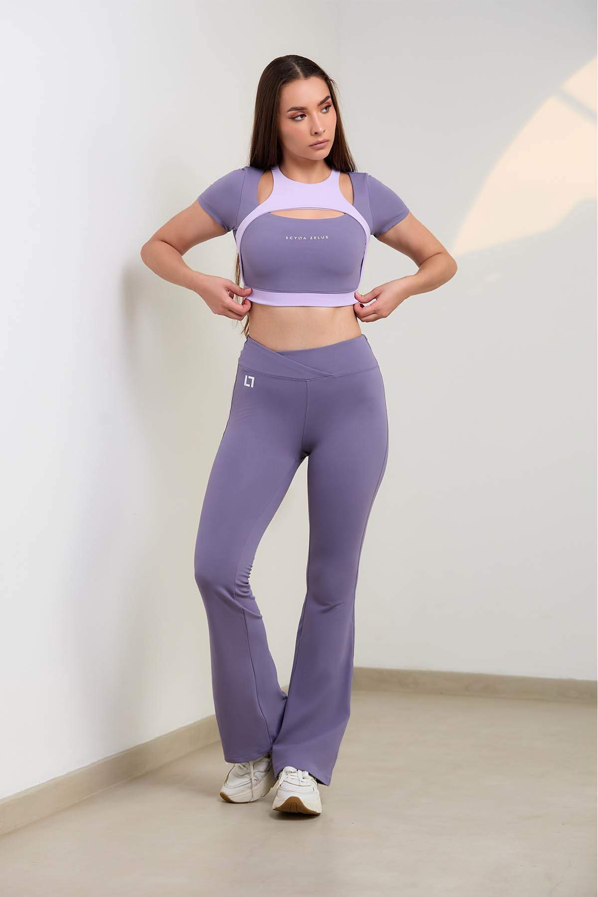 Vibe Cross Flare Legging