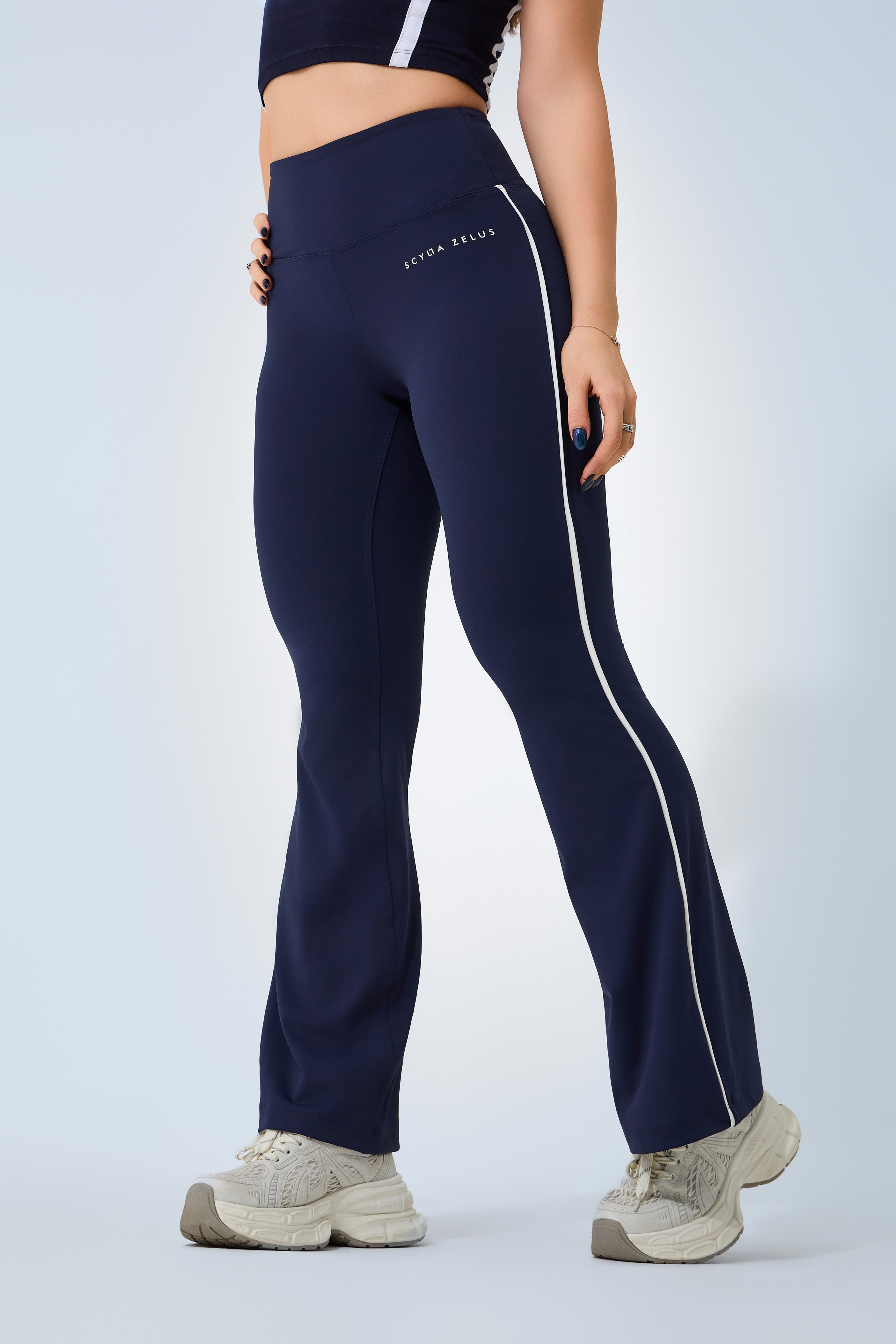 SCY Stride Flare Legging