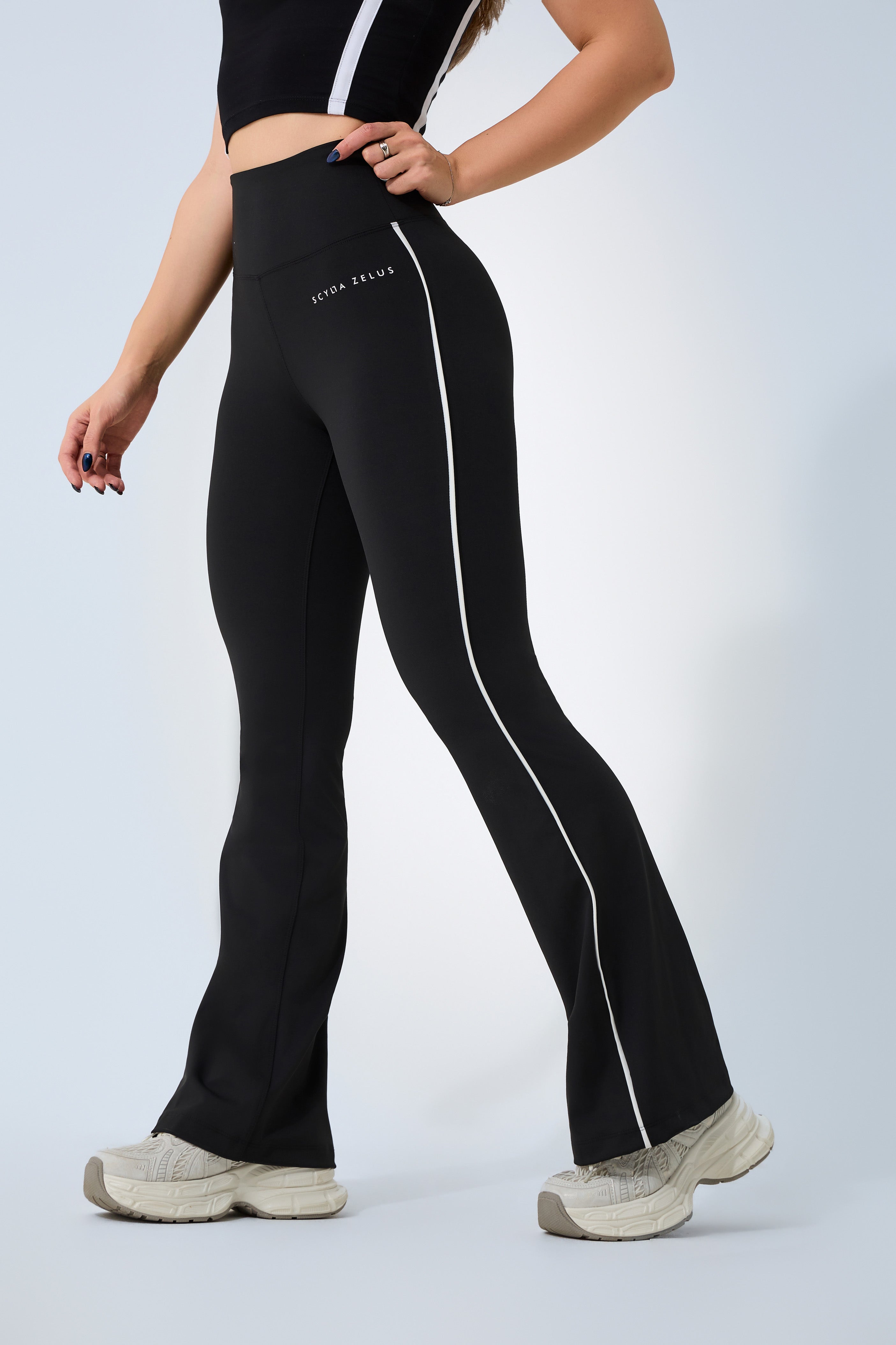 SCY Stride Flare Legging