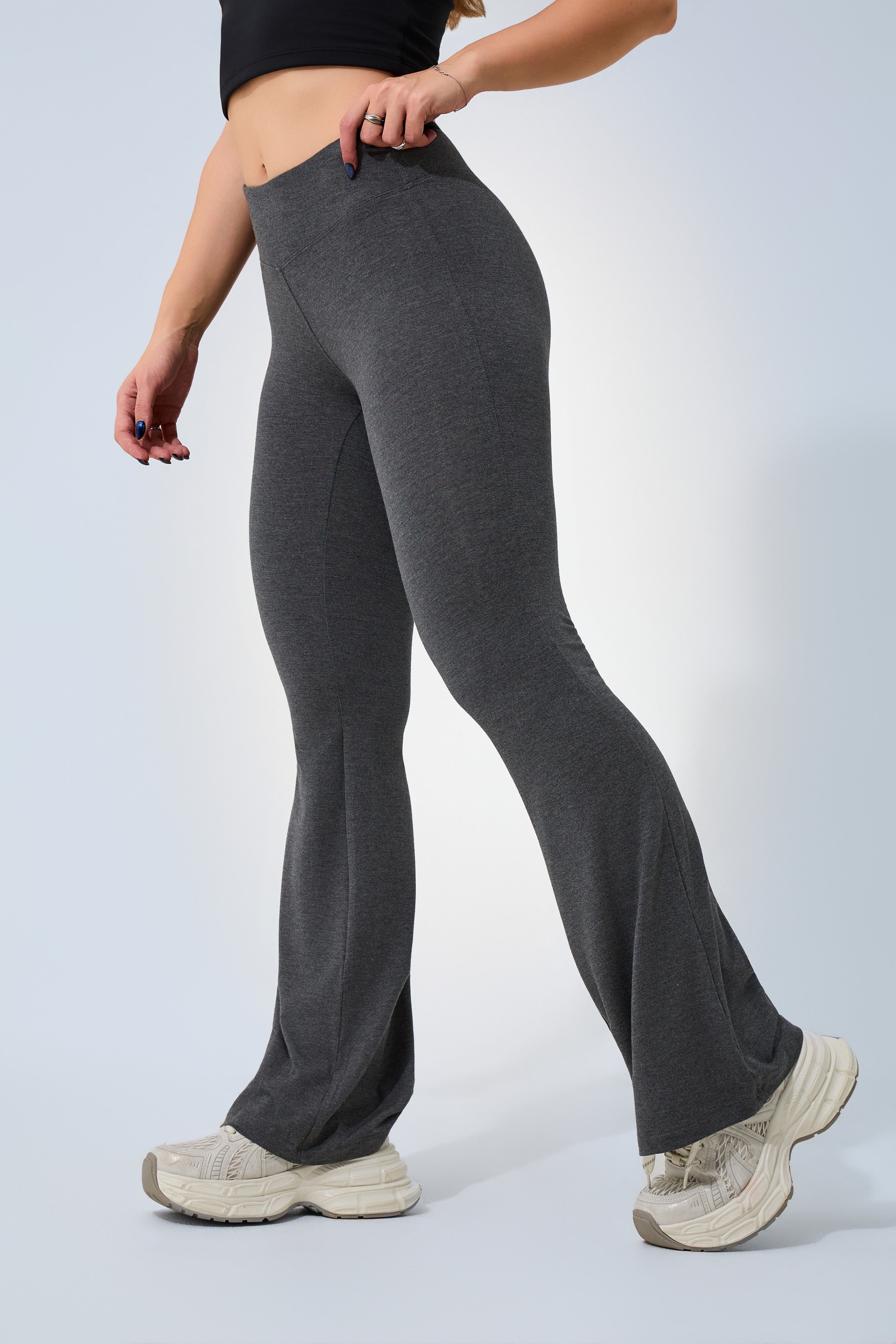 Scylla Soft Form Flare Legging